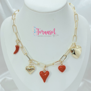 Collar de chile con corazones